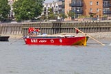 Photo 1307131241055D23775HaraldJoergens TOW River Thames Barge Driving Race 2013: Barge "Jane", by the RMT Union, during the race..
River Thames between Greenwich and Westminster,
London,
United Kingdom,
on 13 July 2013 at 12:41, image #165