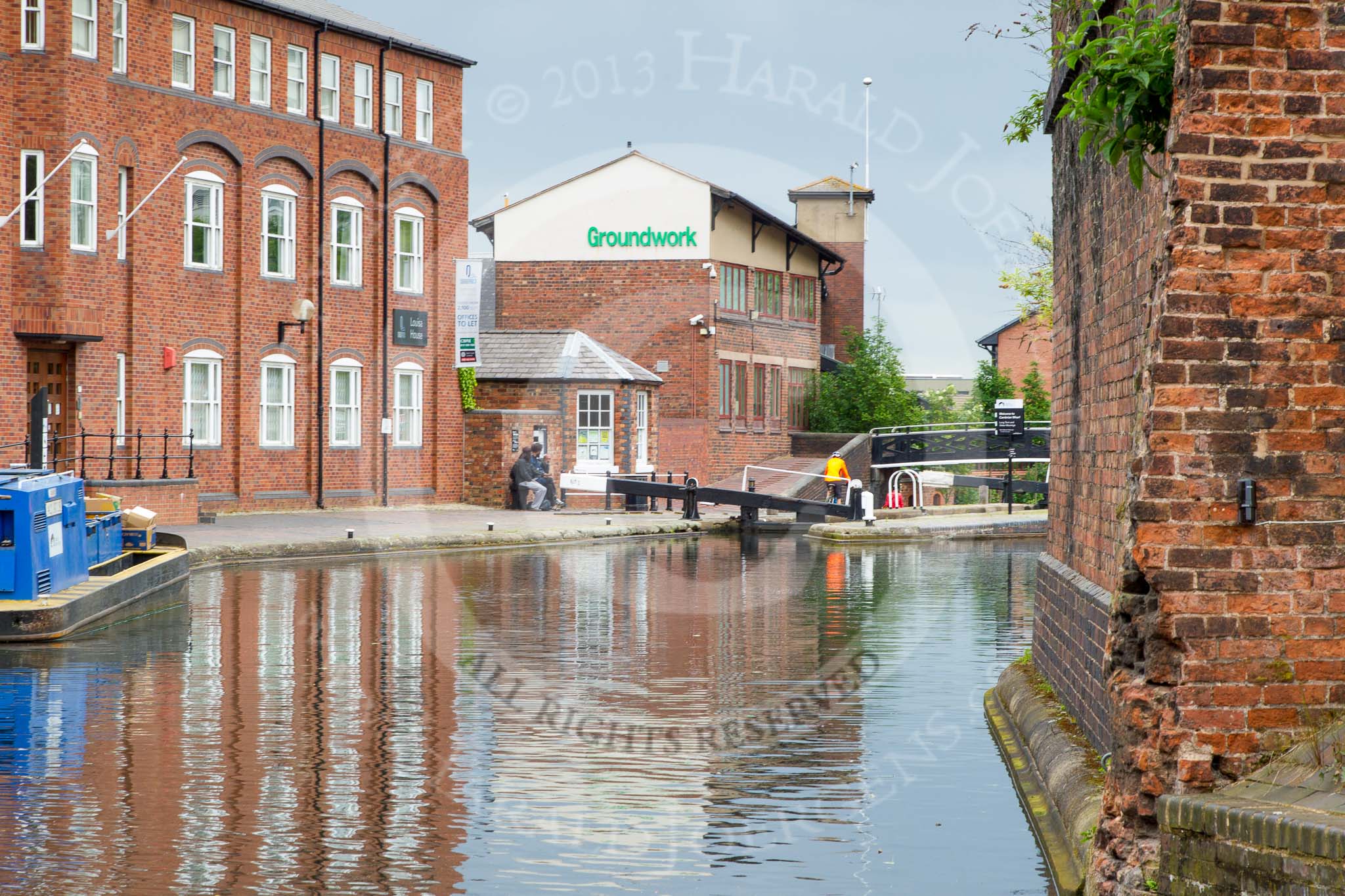 BCN Marathon Challenge 2014: Birmingham & Fazely Canal between Old Turn Junction and Farmers Bridge Locks, with the top lock, and Cambrian Wharf (part of the former Newhall Branch) on the right..
Birmingham Canal Navigation,


United Kingdom,
on 23 May 2014 at 13:35, image #10