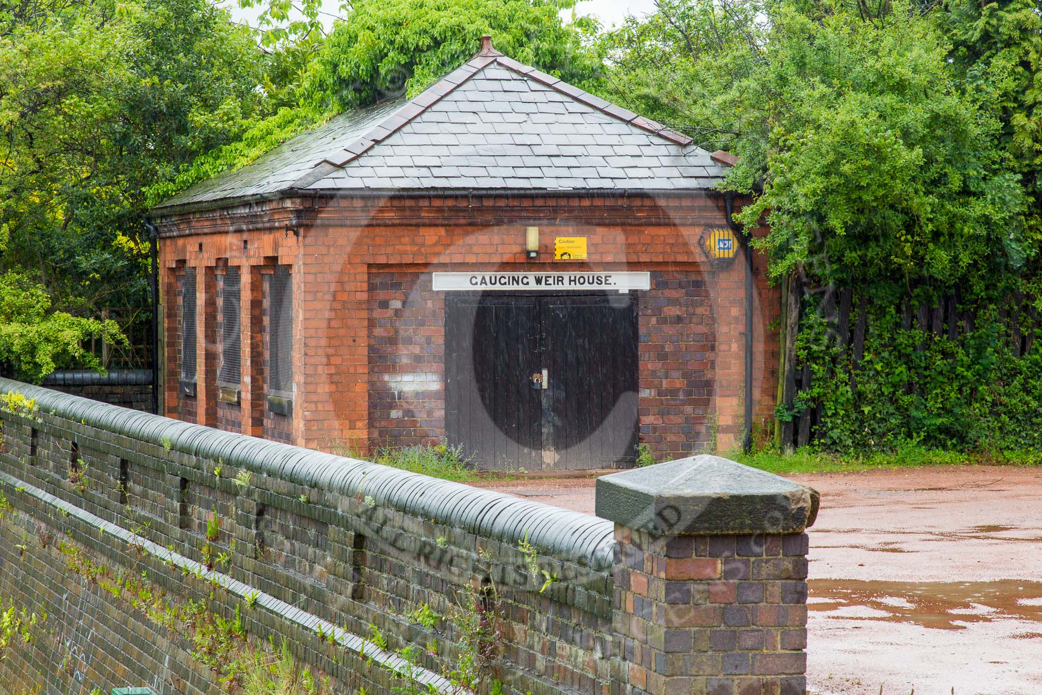 BCN Marathon Challenge 2014: Gauging Weir House at Perry Bar Top Lock on the Tame Valley Canal.
Birmingham Canal Navigation,


United Kingdom,
on 24 May 2014 at 14:17, image #124