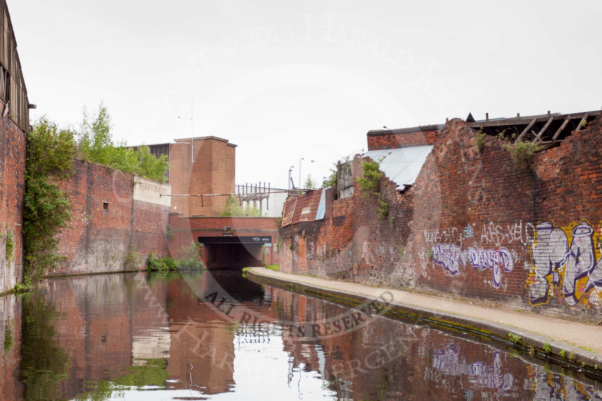 BCN 24h Marathon Challenge 2015: Old industry at the Soho Loop. In a few years or decades this will be history, and replaced by housing developments or a business park, probably with less character than the old industry.
Birmingham Canal Navigations,



on 23 May 2015 at 09:00, image #28
