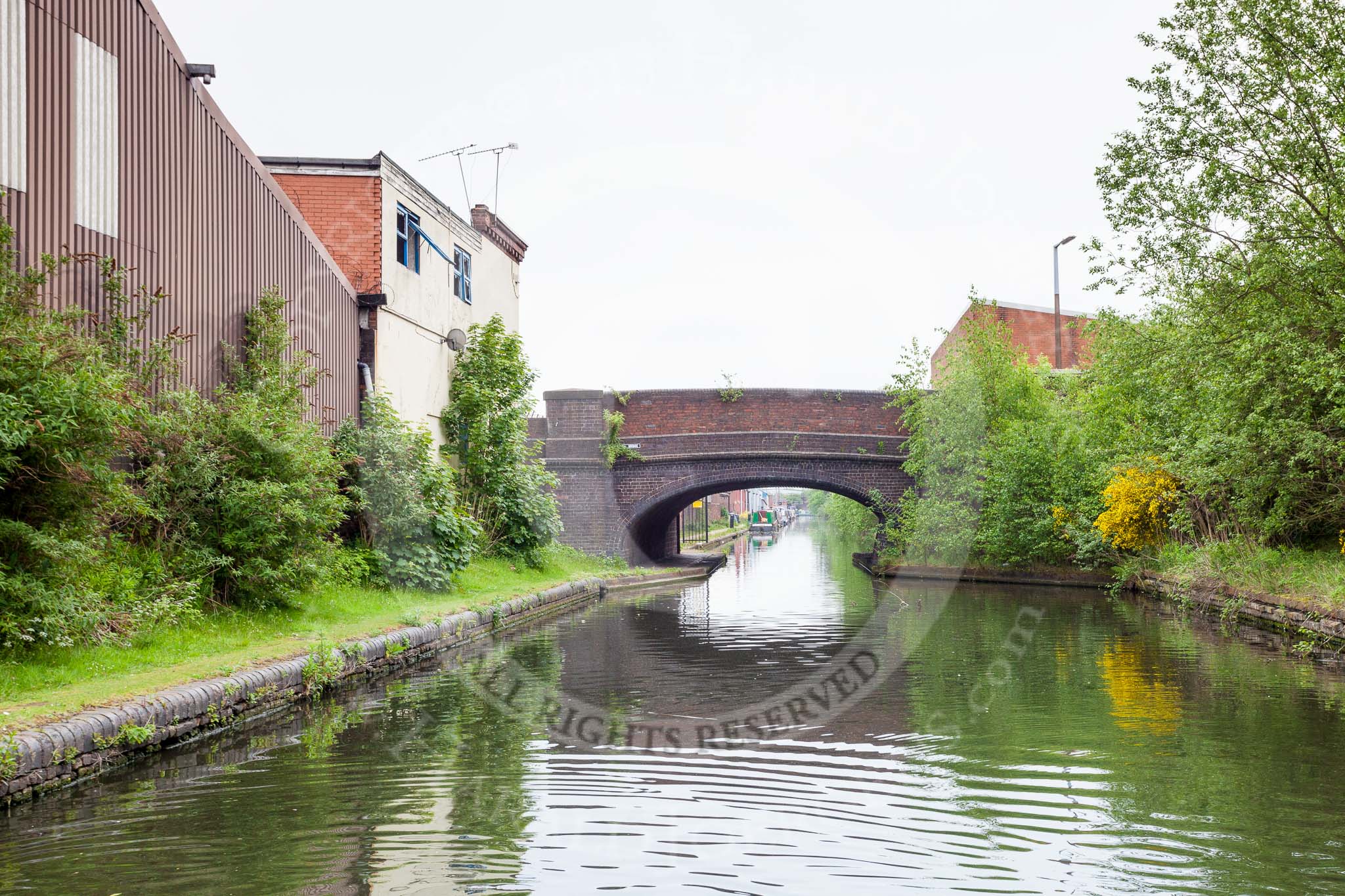 BCN 24h Marathon Challenge 2015: Engine Bridge, on the BCN Engine Arm, looking towards the terminus. The former pub on the left seems to be in a ppor state..
Birmingham Canal Navigations,



on 23 May 2015 at 10:46, image #75
