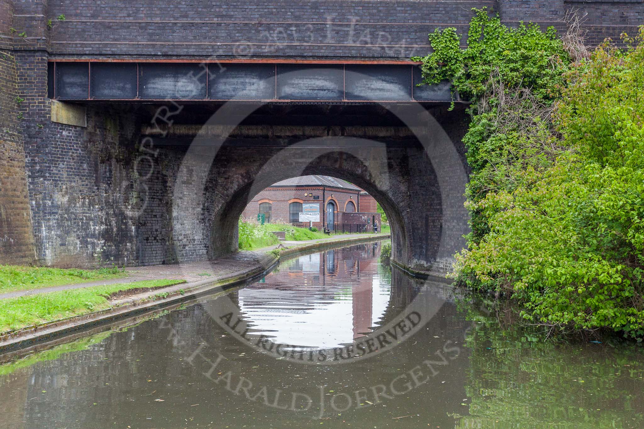 BCN 24h Marathon Challenge 2015: Brasshouse Lane Bridge over the BCN Old Main Line near Engine Arm Junction, with Smethwick Pumping Station behind.
Birmingham Canal Navigations,



on 23 May 2015 at 11:19, image #82
