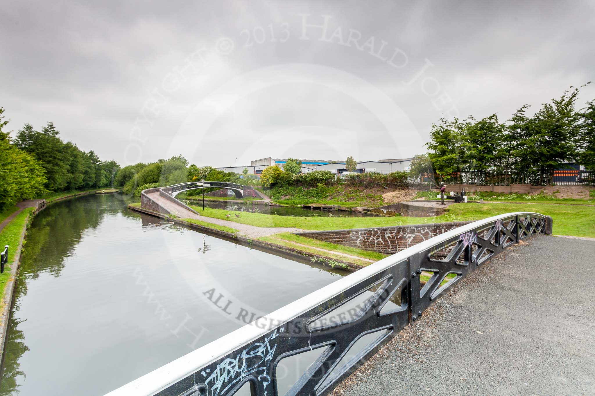 BCN 24h Marathon Challenge 2015: Bromford Juntion seen from the Bromford Junction Roving Bridge over the BCN New Main Line, with the Spon Lane Locks Branch on the right.
Birmingham Canal Navigations,



on 23 May 2015 at 12:22, image #98