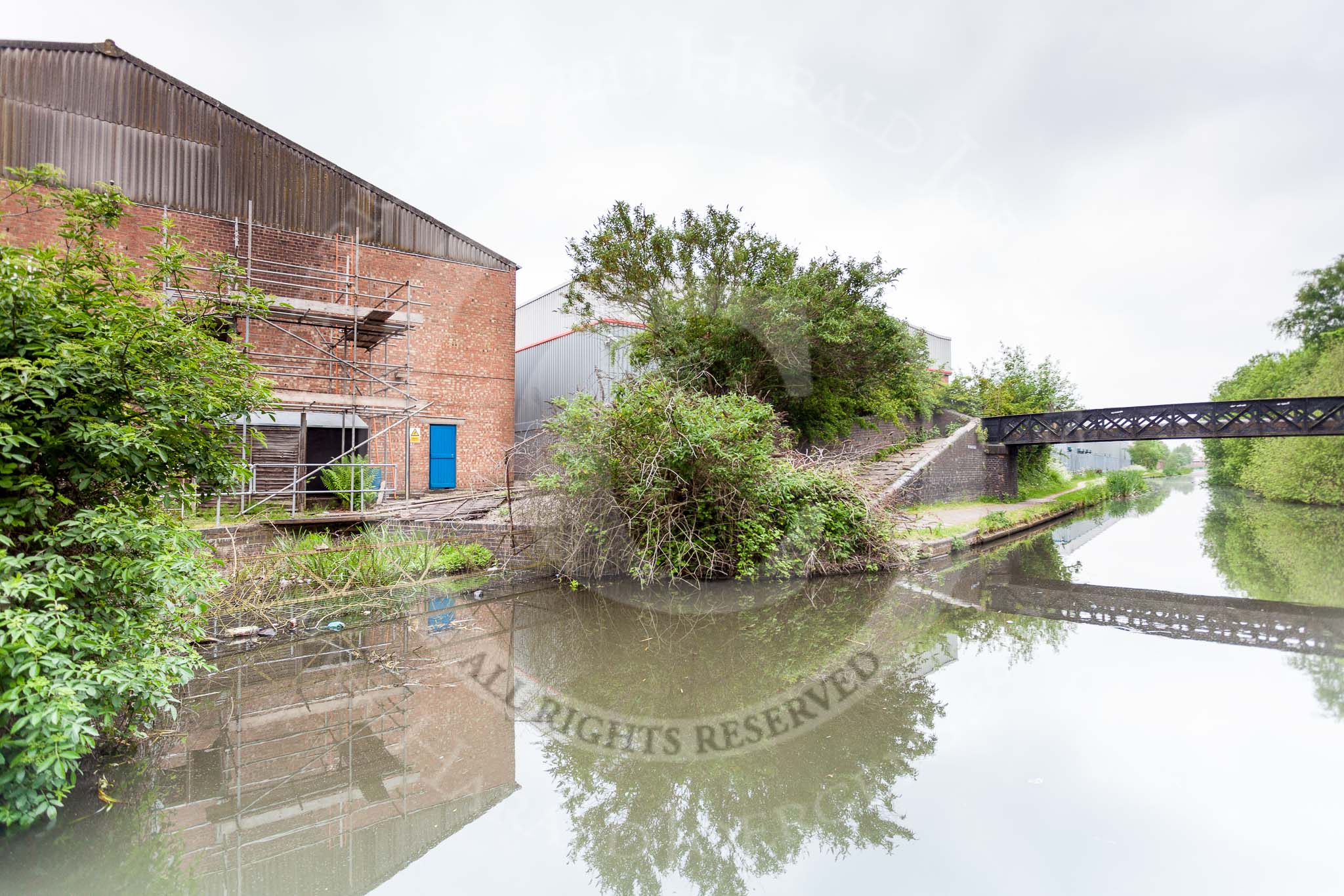 BCN 24h Marathon Challenge 2015: On the left the former entrance to the Union Branch.
Birmingham Canal Navigations,



on 23 May 2015 at 12:53, image #106
