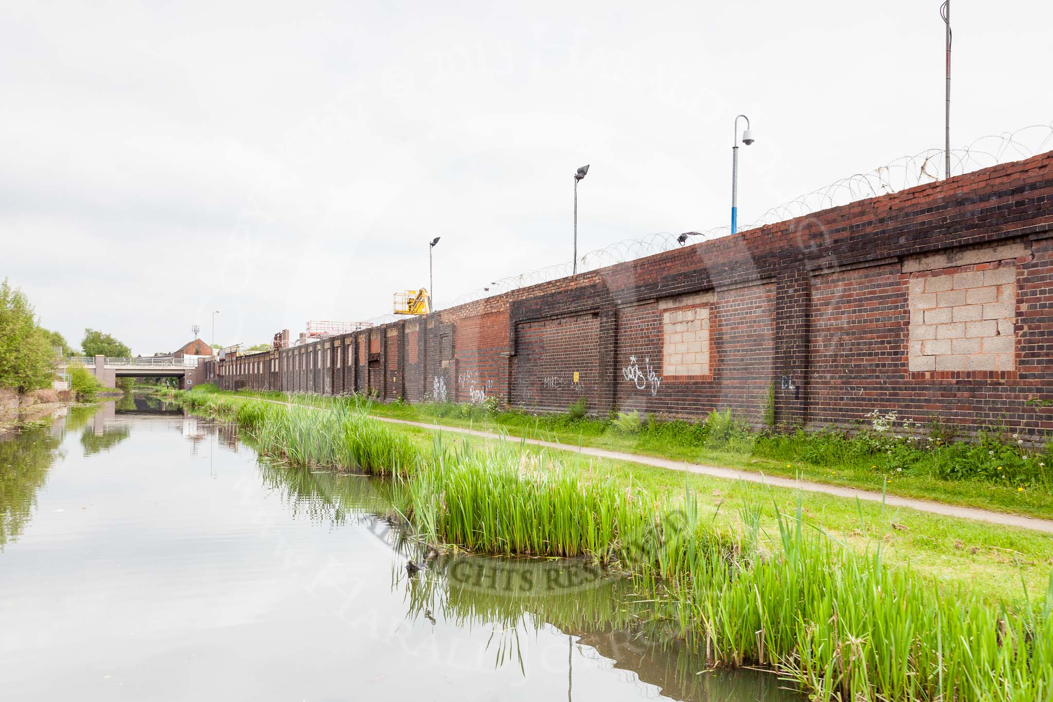 BCN 24h Marathon Challenge 2015: The site of Victoria Iron Works, next to the Walsall Canal between Midlands Road and Willenhall Road.
Birmingham Canal Navigations,



on 23 May 2015 at 16:33, image #134