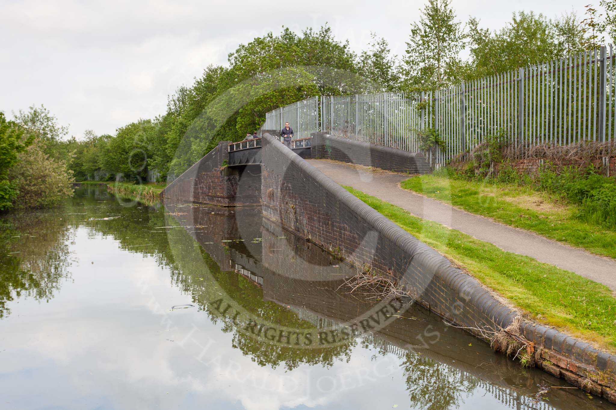 BCN 24h Marathon Challenge 2015: Factory bridge that once served gas works on the Walsall Canal.
Birmingham Canal Navigations,



on 23 May 2015 at 17:17, image #143