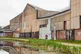 Photo 1505231704505D20734HaraldJoergens BCN 24h Marathon Challenge 2015: Heavily protected industry next to the Walsall Canal.
Birmingham Canal Navigations,
on 23 May 2015 at 17:04, image #140