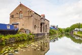 Photo 1505231716295D20752HaraldJoergens BCN 24h Marathon Challenge 2015: An old warehouse at the Walsall Canal near the M6, with a factory bridge to former gas works on the right.
Birmingham Canal Navigations,
on 23 May 2015 at 17:16, image #141