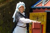 Photo 1507031541141D44832HaraldJoergens : Barbara Homes (Ashton Packet Boat Co) wearing a traditional bonnet, on board of historic butty Maria.
on 03 July 2015 at 15:41, image #42