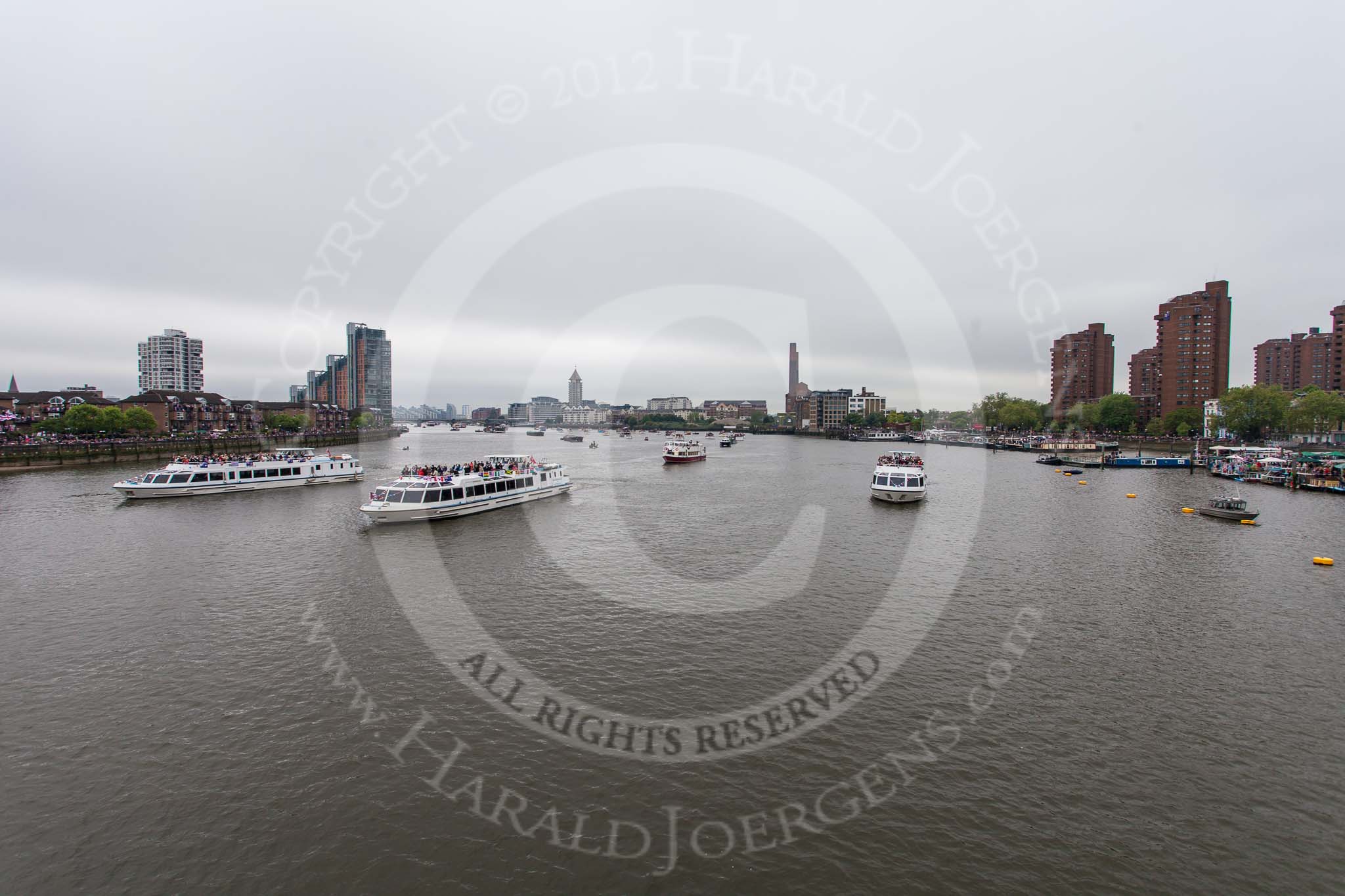 Thames Diamond Jubilee Pageant.
River Thames seen from Battersea Bridge,
London,

United Kingdom,
on 03 June 2012 at 15:09, image #242