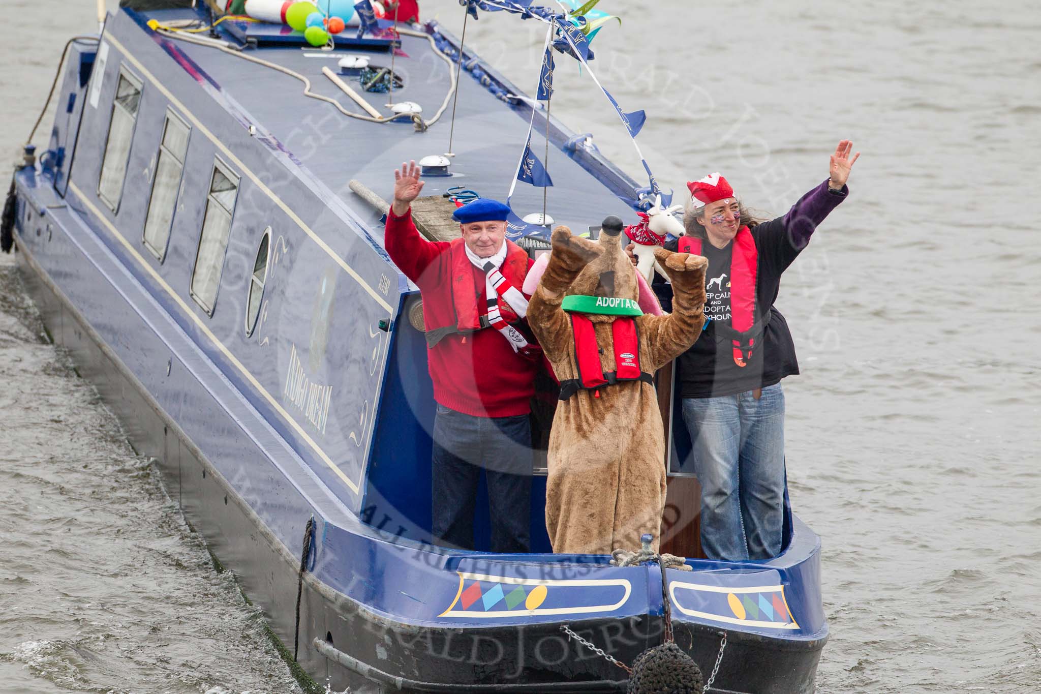 Thames Diamond Jubilee Pageant: NARROW BOATS-Indigo Dream (R72)..
River Thames seen from Battersea Bridge,
London,

United Kingdom,
on 03 June 2012 at 15:55, image #460