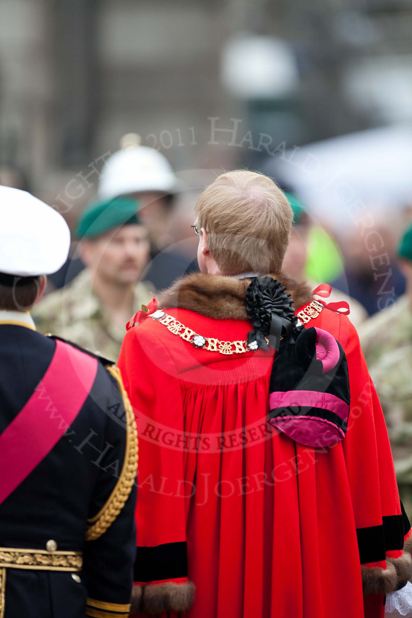 The Lord Mayor's Show 2011: Rear view of the new Lord Mayor, David Wooton, with the First Sea Lord, Admiral Sir Mark Stanhope, addressing the Guard of Honour, Royal Marines Reserve, City of London..
Opposite Mansion House, City of London,
London,
-,
United Kingdom,
on 12 November 2011 at 10:52, image #48