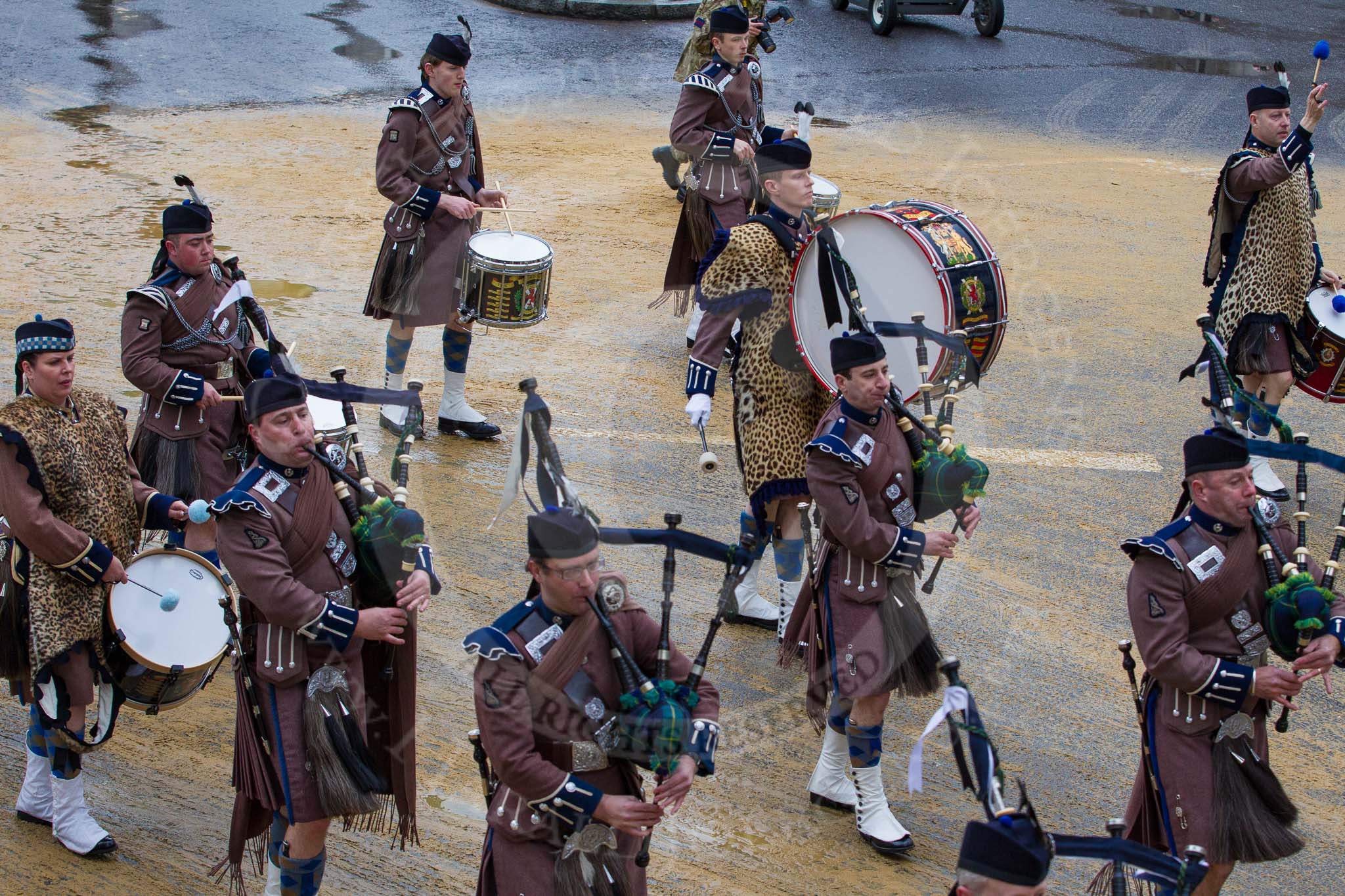 Lord Mayor's Show 2012: Entry 48 - The Pipes & Drums of the London Regiment, the only TA infantry battalion based in London..
Press stand opposite Mansion House, City of London,
London,
Greater London,
United Kingdom,
on 10 November 2012 at 11:21, image #661