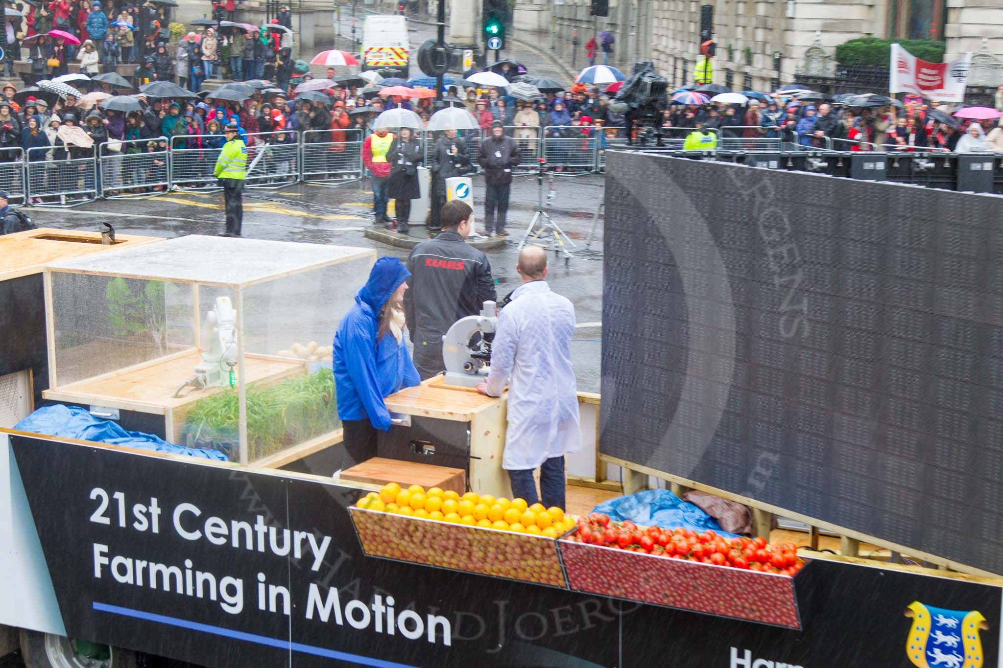 Lord Mayor's Show 2013: 46-Modern Livery Companies- Farmers.
Press stand opposite Mansion House, City of London,
London,
Greater London,
United Kingdom,
on 09 November 2013 at 11:25, image #582