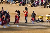 Photo 1506101937101D47879HaraldJoergens Beating Retreat 2015 - Waterloo 200.
Horse Guards Parade, Westminster,
London,
United Kingdom,
on 10 June 2015 at 19:37, image #30