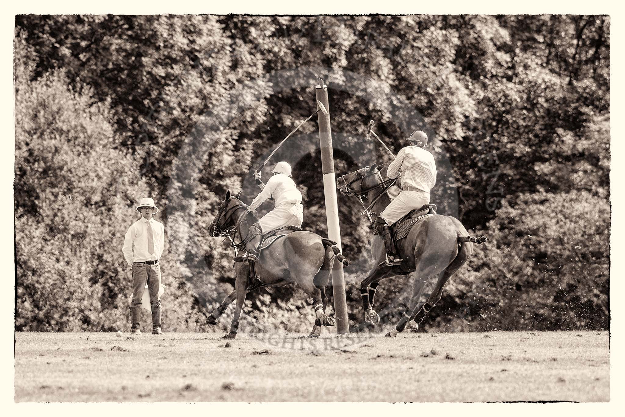 7th Heritage Polo Cup finals: Pepe Riglos saving a goal with a back shot..
Hurtwood Park Polo Club,
Ewhurst Green,
Surrey,
United Kingdom,
on 05 August 2012 at 15:44, image #191