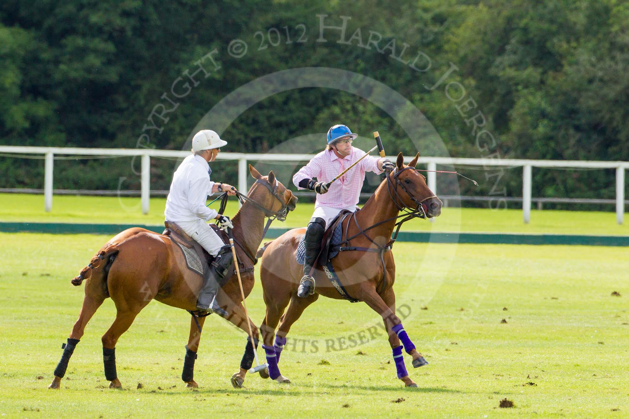 7th Heritage Polo Cup finals: Justo Saveedra changing direction, Paul Oberschneider to follow..
Hurtwood Park Polo Club,
Ewhurst Green,
Surrey,
United Kingdom,
on 05 August 2012 at 16:23, image #217