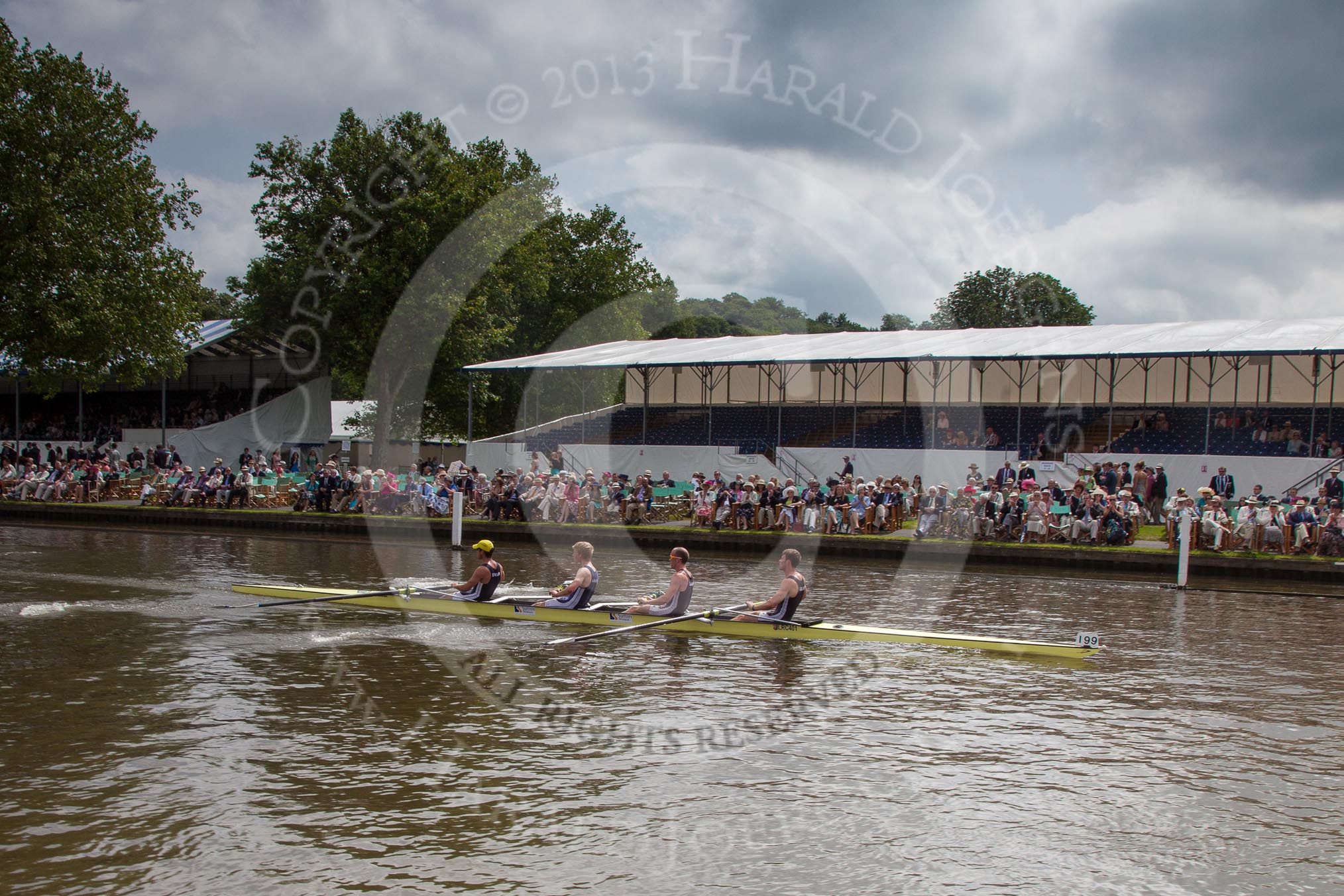 Henley Royal Regatta 2012 (Thursday): Race 18, Visitor's Challenge Cup:  Ruderverein Wiking Linz und Wiener Ruderclub LIA, Austria. (208, Bucks) v London Rowing Club  (199, Berks).
River Thames beteen Henley-on-Thames and Remenham/Temple Island ,
Henley-on-Thames,
Oxfordshire,
United Kingdom,
on 28 June 2012 at 10:46, image #122