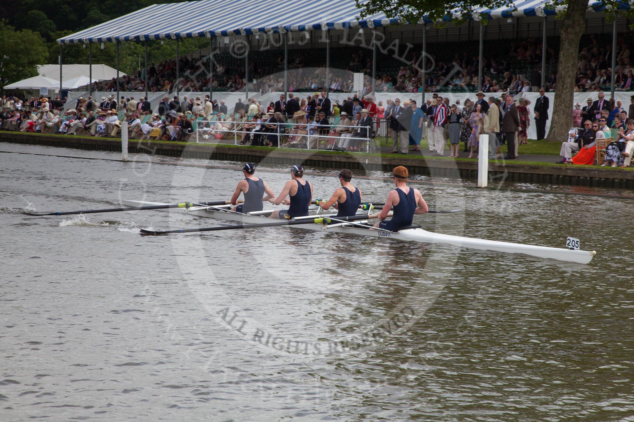 Henley Royal Regatta 2012 (Thursday): Race 23, Visitors' Challenge Cup:  Oxford University and Isis Boat Club (205, Bucks) v Durham University  (196, Berks).
River Thames beteen Henley-on-Thames and Remenham/Temple Island ,
Henley-on-Thames,
Oxfordshire,
United Kingdom,
on 28 June 2012 at 11:16, image #161