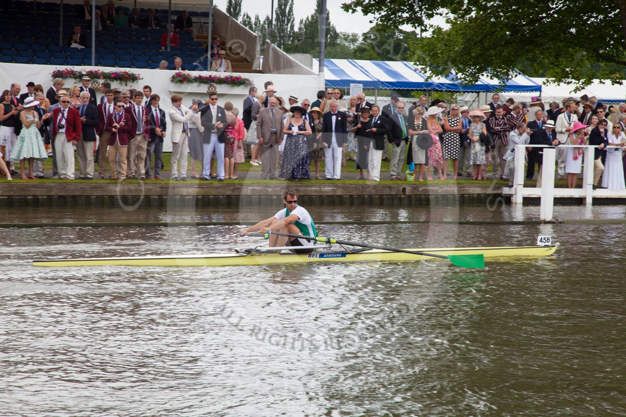 Henley Royal Regatta 2012 (Thursday): Race 35, Diamond Challenge Sculls:  Cambridge Boat Club (456, Bucks) v Koninklijke Roei en Nautische Sport Oostende, Belgium (458, Berks).
River Thames beteen Henley-on-Thames and Remenham/Temple Island ,
Henley-on-Thames,
Oxfordshire,
United Kingdom,
on 28 June 2012 at 12:28, image #252