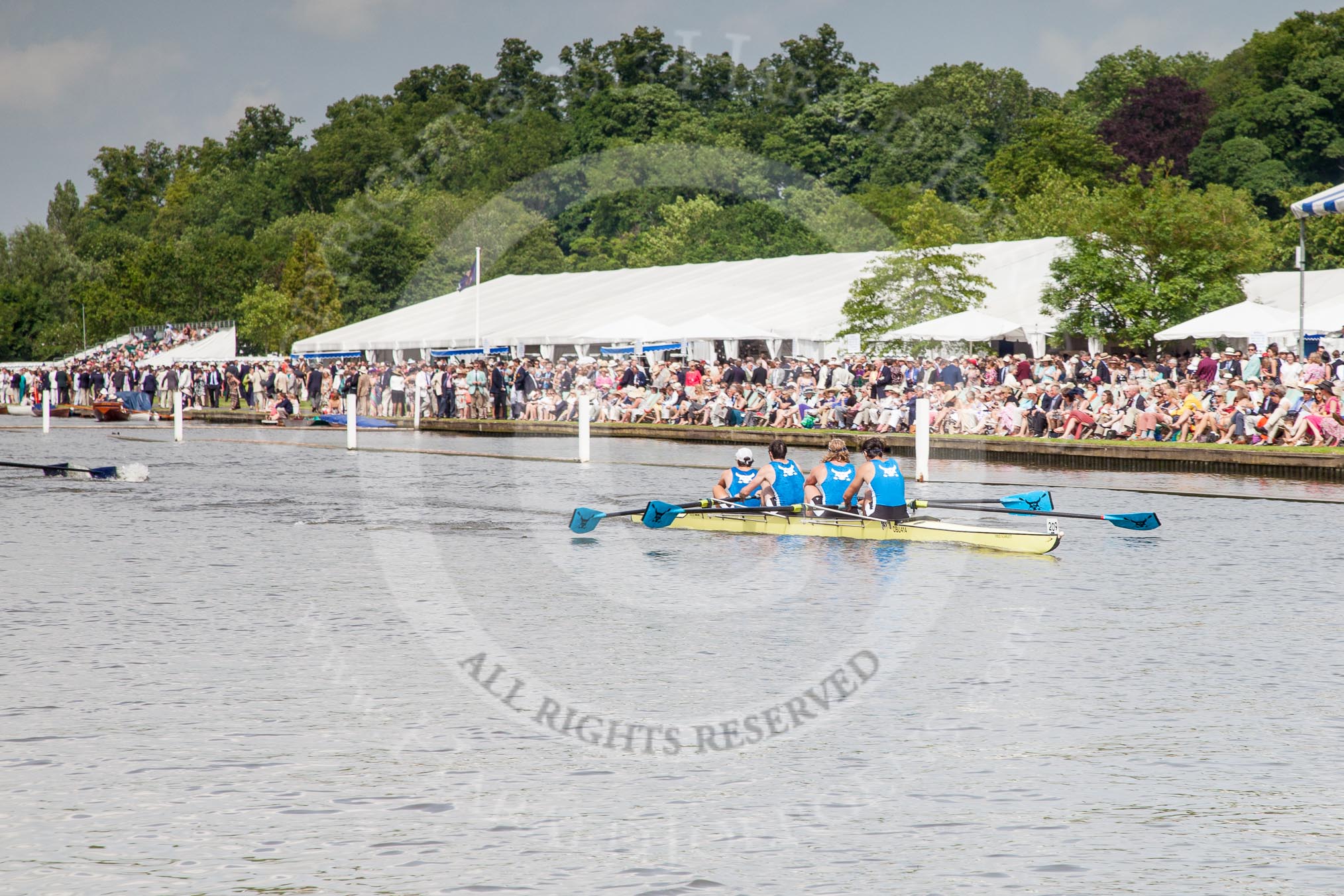 Henley Royal Regatta 2012 (Thursday): Race 48, Visitors' Challenge Cup:  Christ Church, Oxford, and 1829 Boar Club (195, Bucks) v Taurus Boat Club (209, Berks).
River Thames beteen Henley-on-Thames and Remenham/Temple Island ,
Henley-on-Thames,
Oxfordshire,
United Kingdom,
on 28 June 2012 at 15:20, image #346