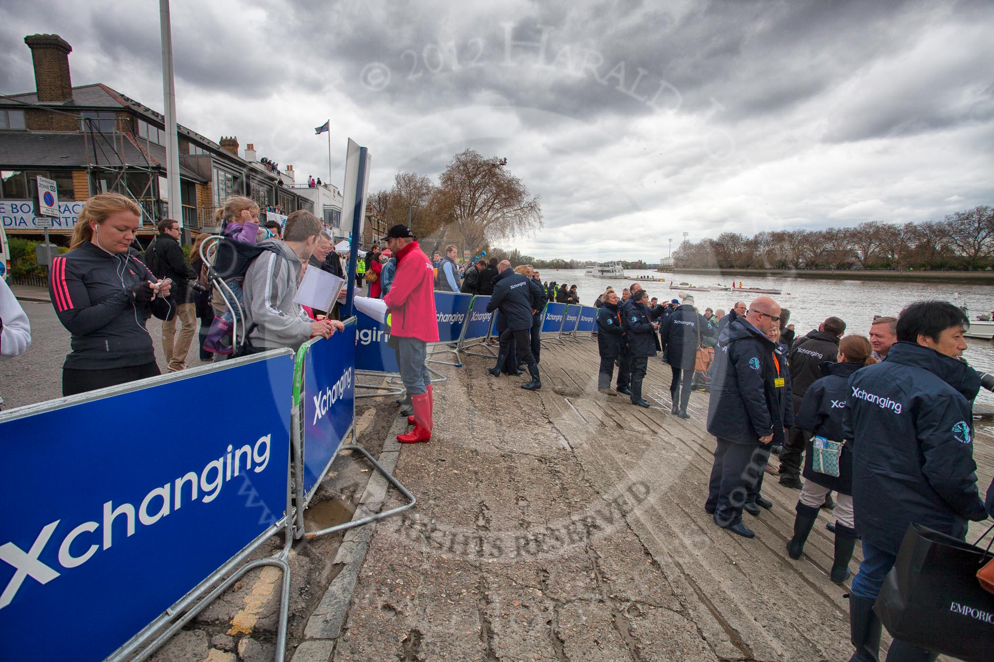 The Boat Race 2012: Putney Embankment before the Boat Race: Waiting to get on board of one of the boats of the flotilla that will follow the Boat Race - members of the media, and officials..




on 07 April 2012 at 13:13, image #121