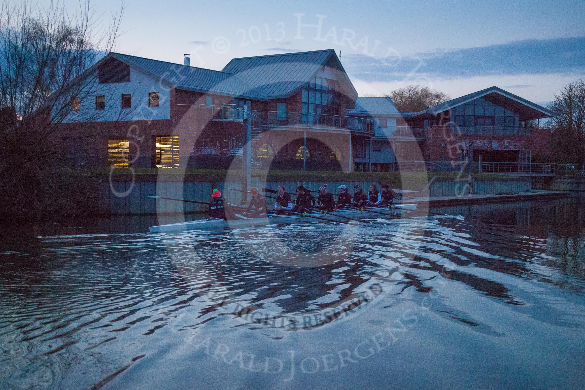 The Boat Race season 2013 - OUWBC training: The OUWBC Blue Boat returning to Fleming Boathouse, in last light, afther the training session..
River Thames,
Wallingford,
Oxfordshire,
United Kingdom,
on 13 March 2013 at 18:20, image #233
