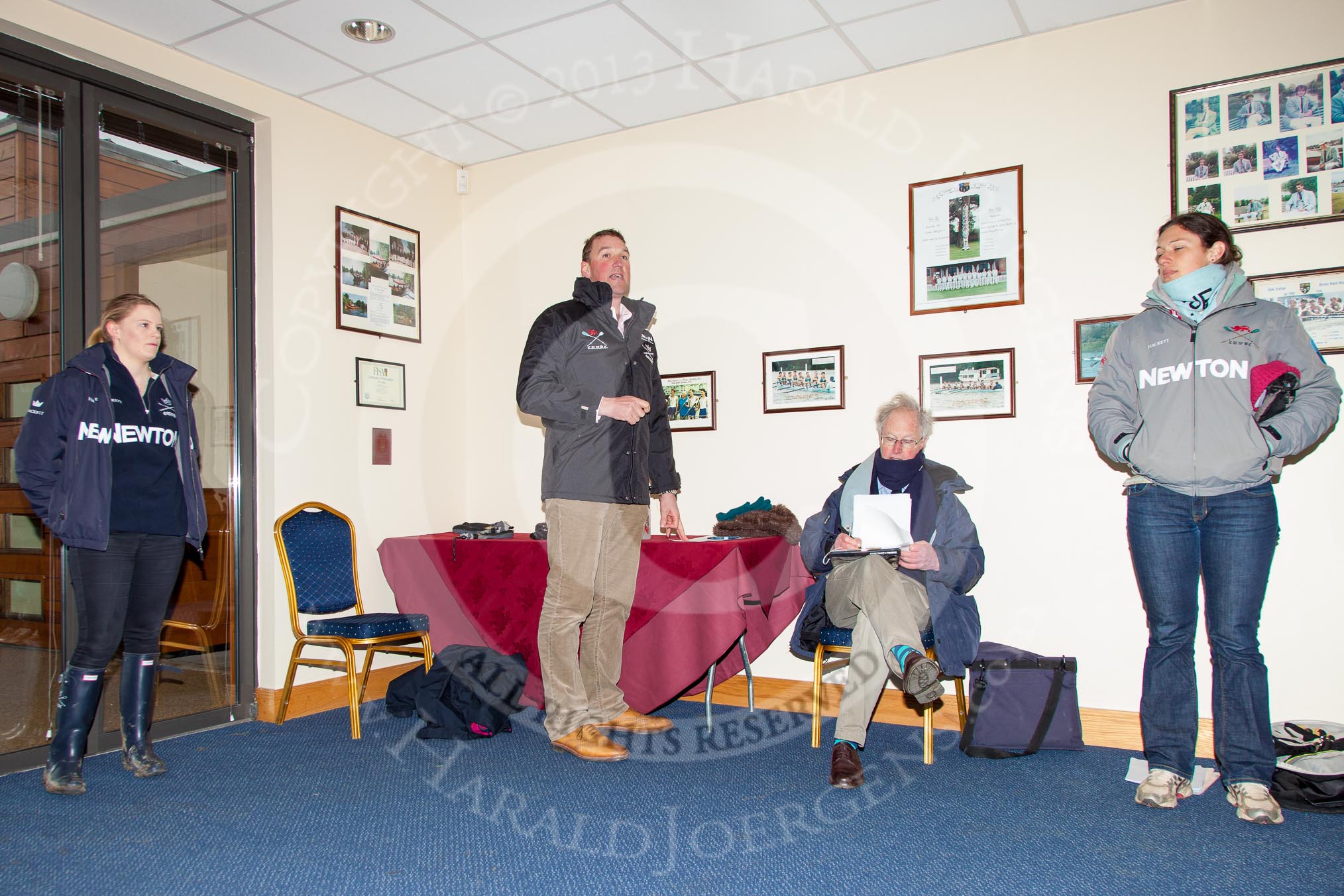 The toss for stations - OUWBC president Bridget Fryer, race umpire Sir Matthew Pinsent, the chairman of the organizing committee, Hugh Richardson, and CUWBC assistant coach Annabel Vernon.