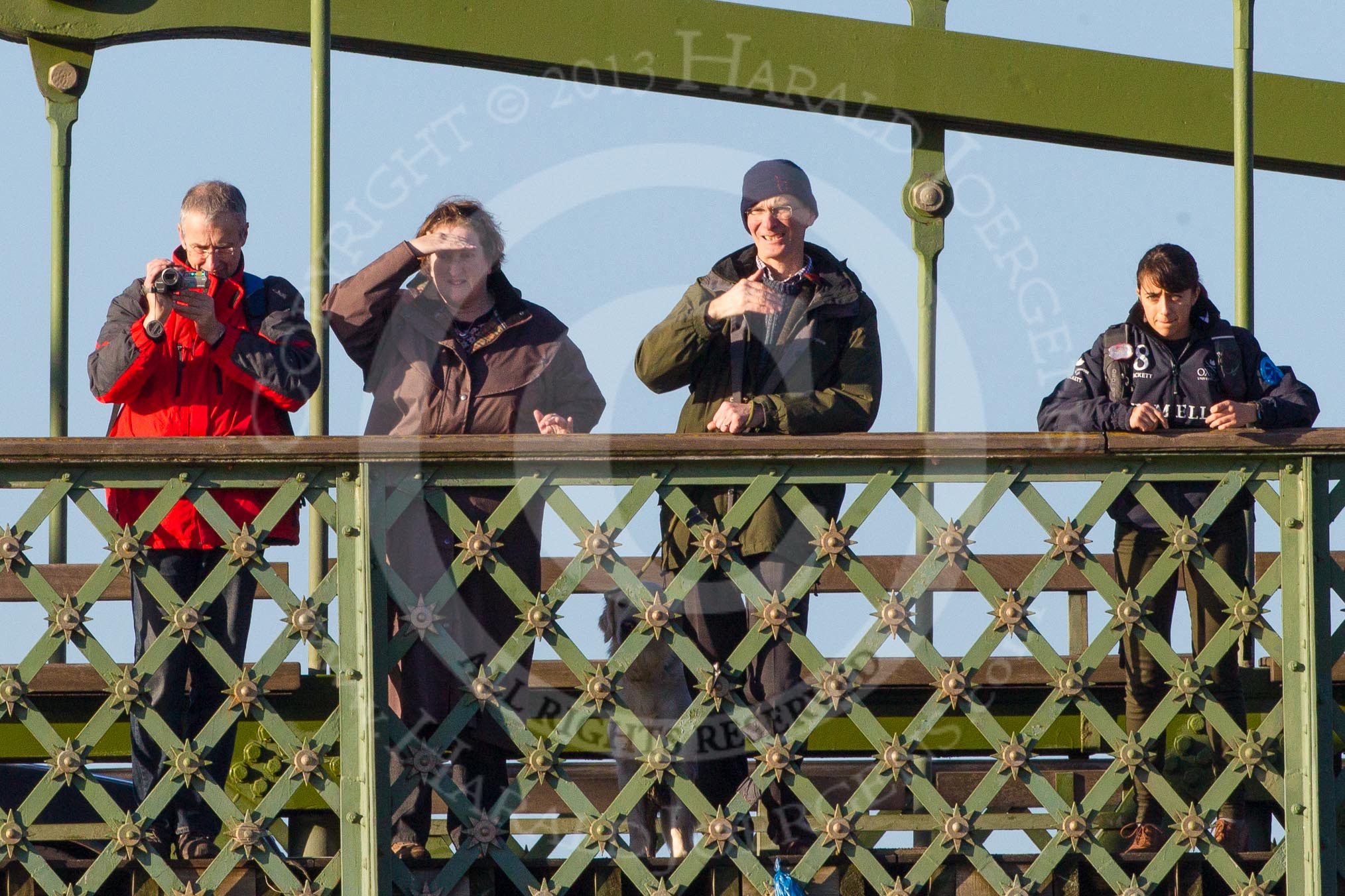 The Boat Race season 2014 - Women's Trial VIIIs (OUWBC, Oxford): Onlookers watching the race from Hammersmith Bridge..
River Thames between Putney Bridge and Mortlake,
London SW15,

United Kingdom,
on 19 December 2013 at 12:50, image #127
