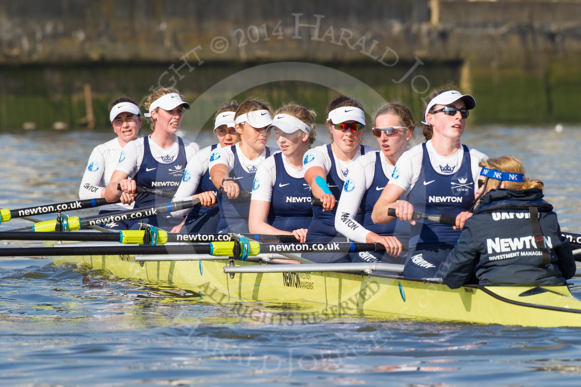 The Boat Race season 2014 - fixture OUWBC vs Molesey BC.




on 01 March 2014 at 13:12, image #210