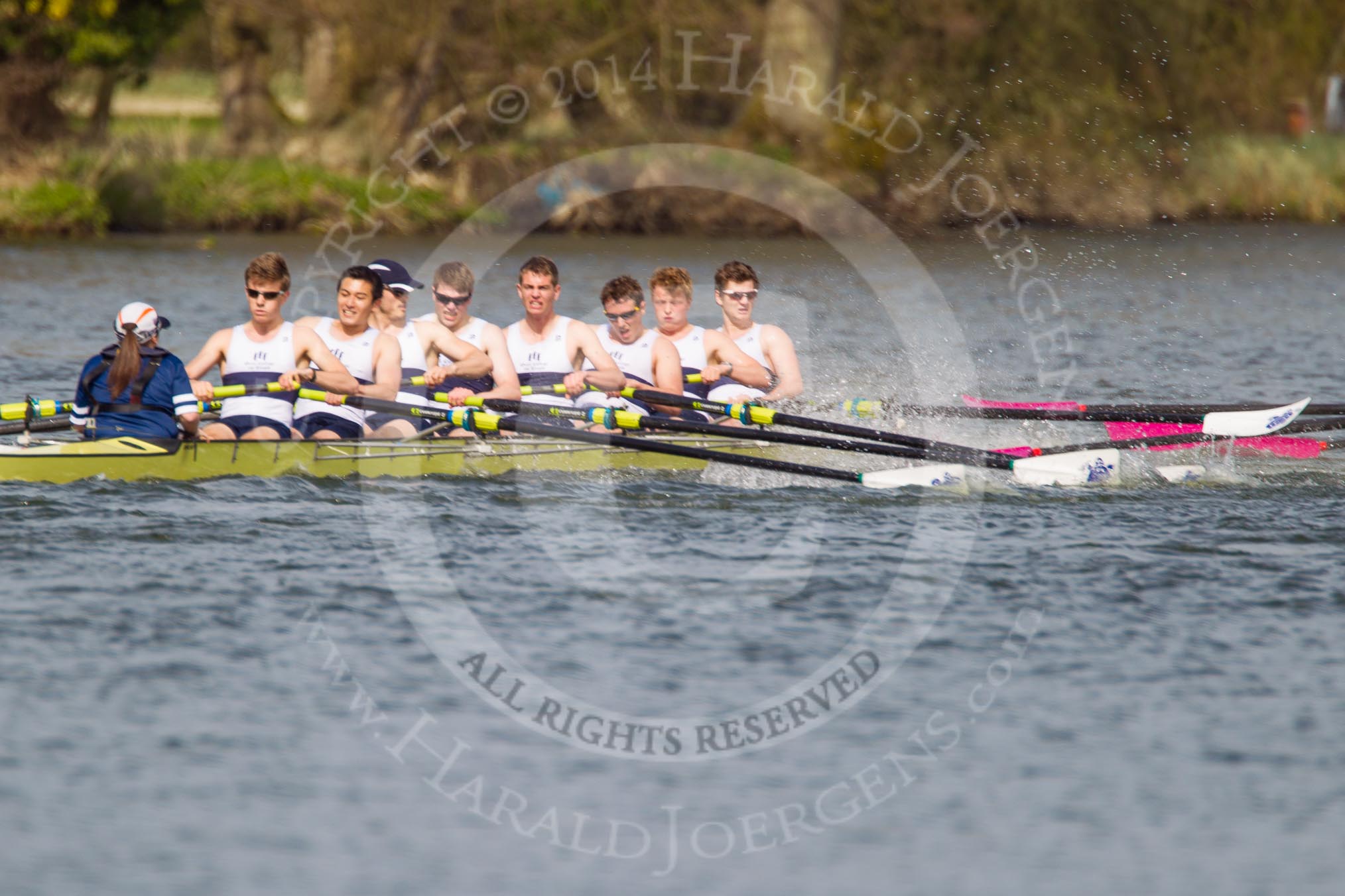 The Women's Boat Race and Henley Boat Races 2014: The Intercollegiate men's race. Downing College (Cambridge, on the right) and Oriel College (Oxford) getting close again..
River Thames,
Henley-on-Thames,
Buckinghamshire,
United Kingdom,
on 30 March 2014 at 13:52, image #112