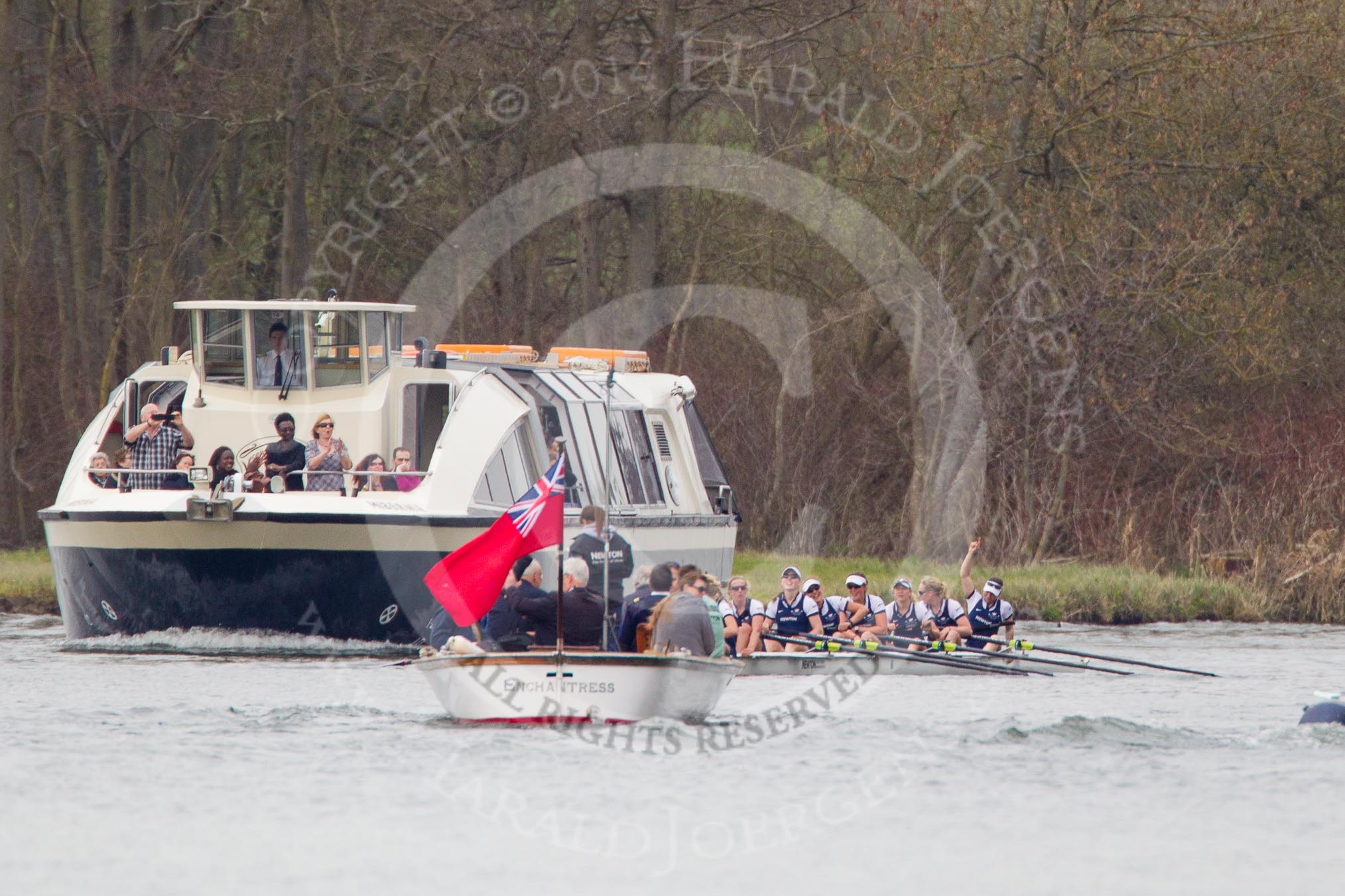 The Women's Boat Race and Henley Boat Races 2014: The Newton Women's Boat Race - a jubilant Oxford crew has won the race..
River Thames,
Henley-on-Thames,
Buckinghamshire,
United Kingdom,
on 30 March 2014 at 15:16, image #325