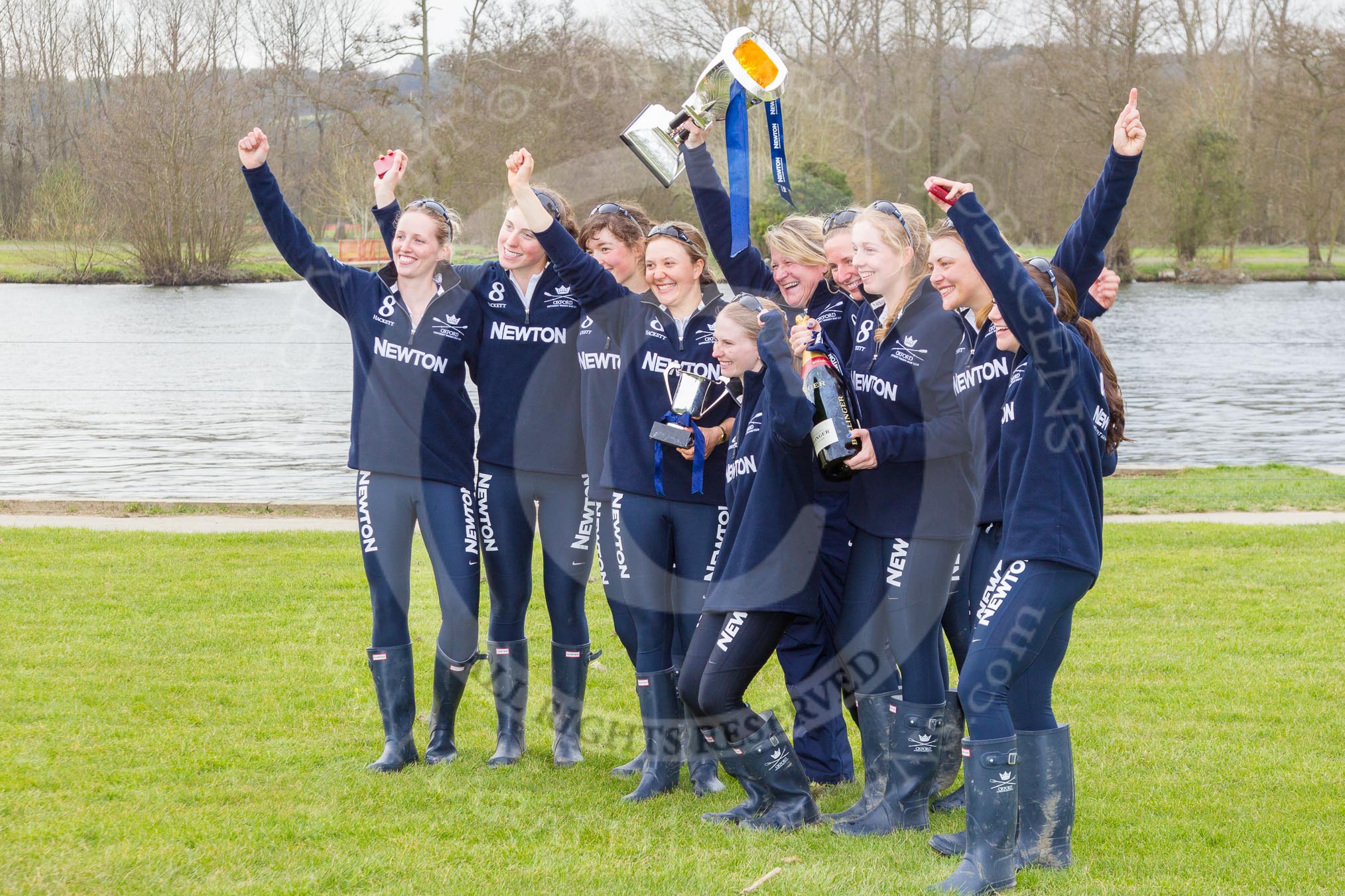 The Women's Boat Race and Henley Boat Races 2014.
River Thames,
Henley-on-Thames,
Buckinghamshire,
United Kingdom,
on 30 March 2014 at 17:09, image #530