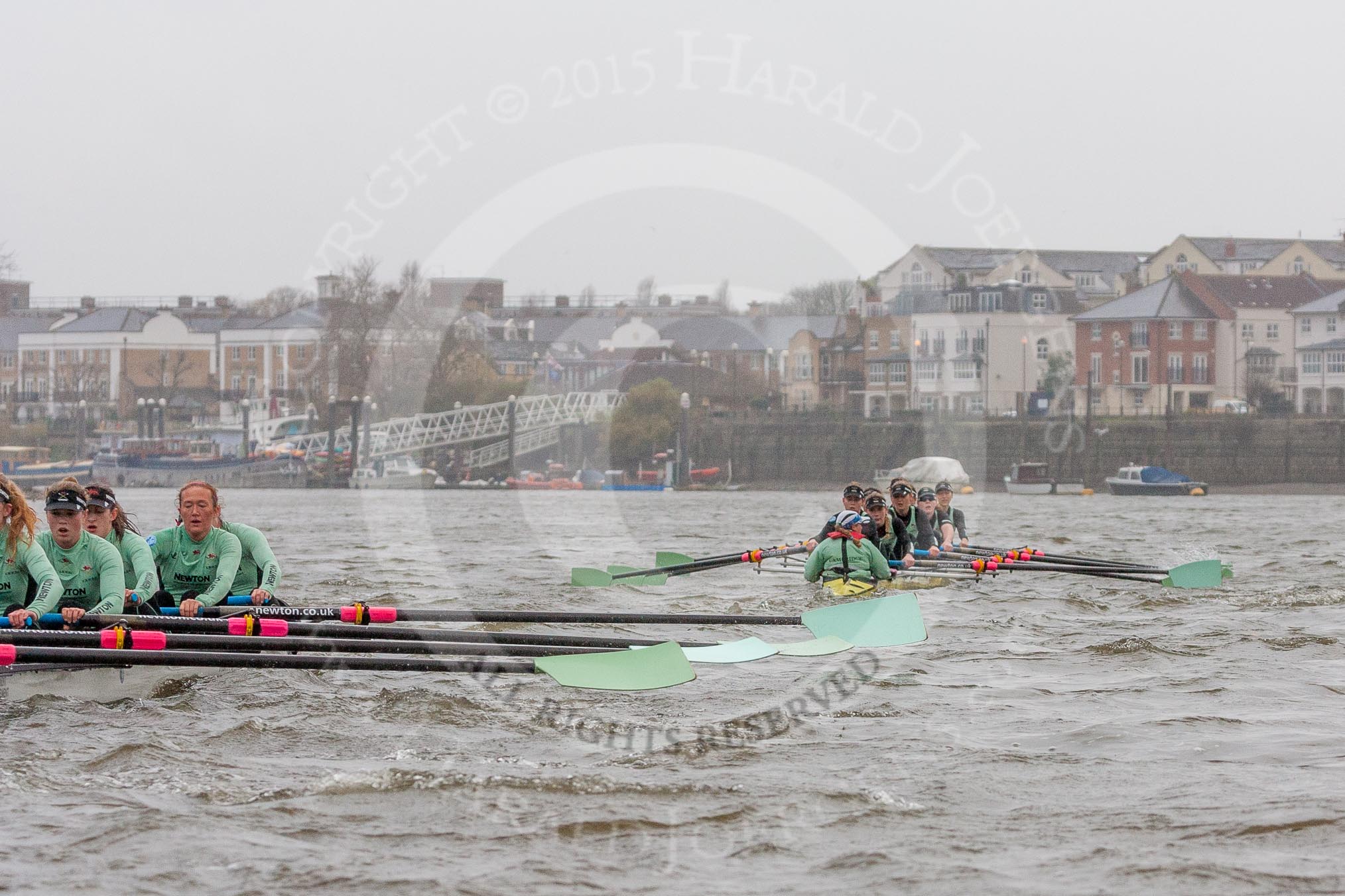 The Boat Race season 2016 - Women's Boat Race Trial Eights (CUWBC, Cambridge): "Twickenham" in the lead at the Surrey Bend, chased by "Tideway".
River Thames between Putney Bridge and Mortlake,
London SW15,

United Kingdom,
on 10 December 2015 at 11:14, image #101