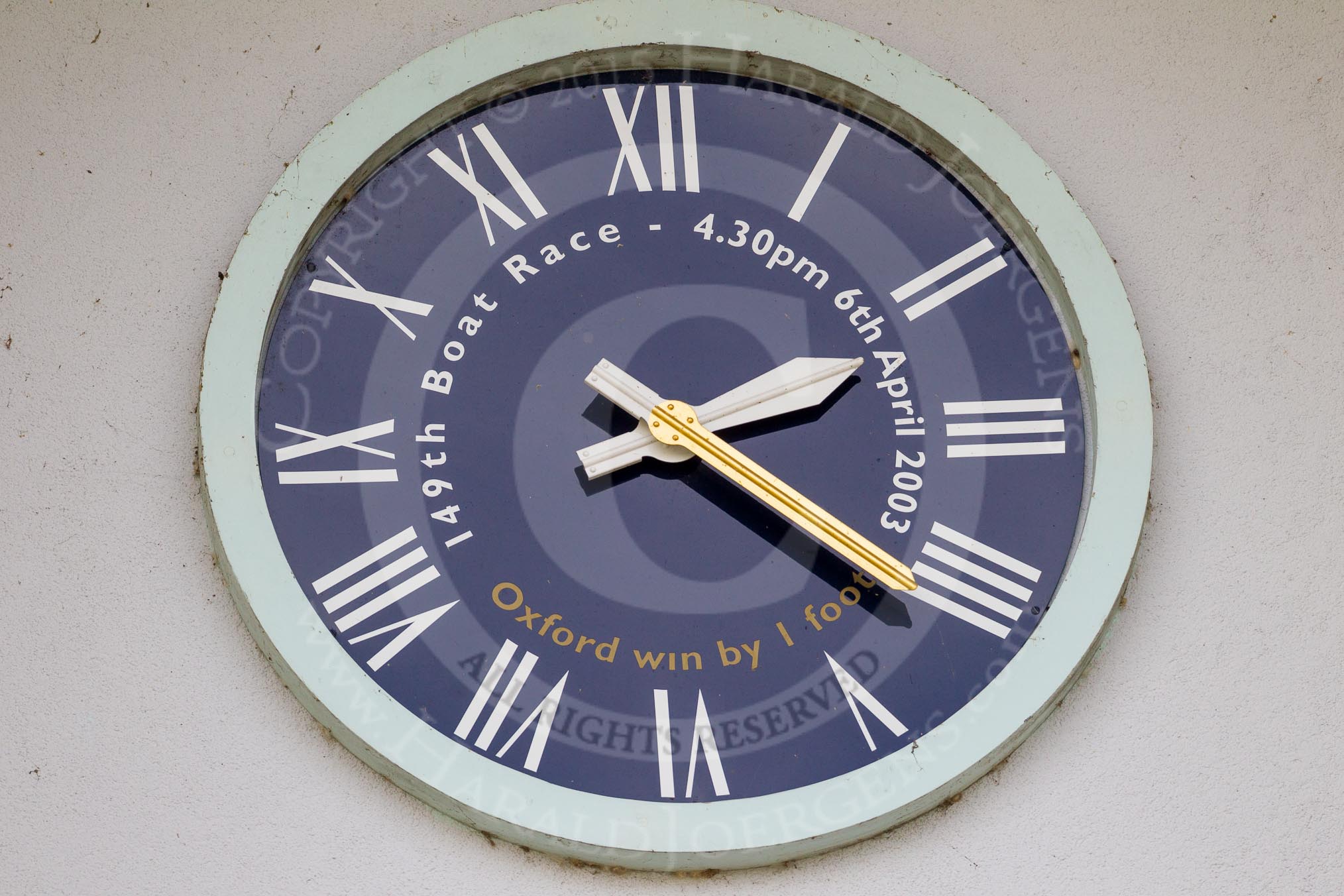 The Boat Race season 2016 - OUWBC training Wallingford: The big clock outside of Oxford's Fleming Boat House in Wallingfard.
River Thames,
Wallingford,
Oxfordshire,

on 29 February 2016 at 14:26, image #7