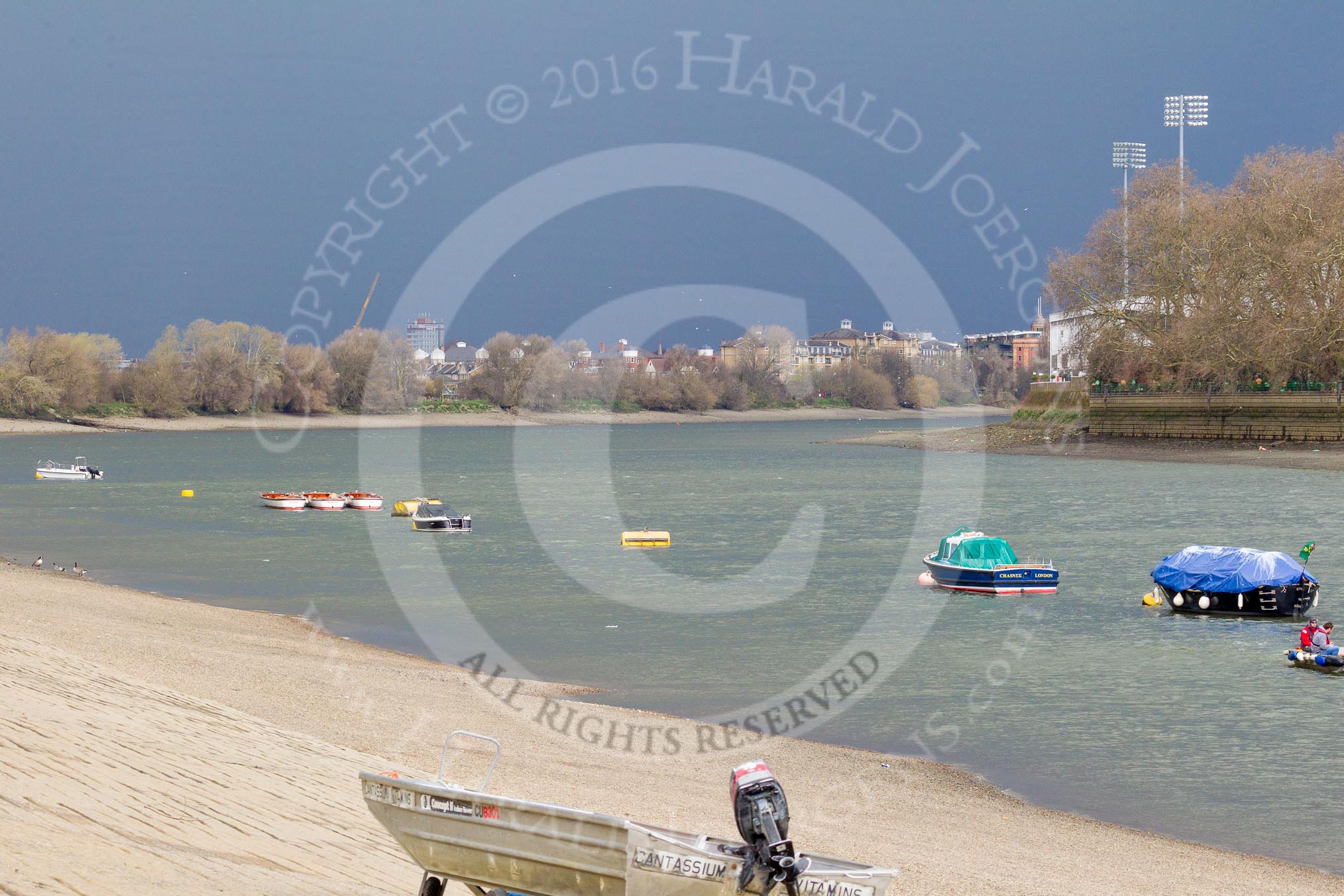 The Boat Race season 2016 -  The Cancer Research Women's Boat Race.
River Thames between Putney Bridge and Mortlake,
London SW15,

United Kingdom,
on 27 March 2016 at 10:35, image #4