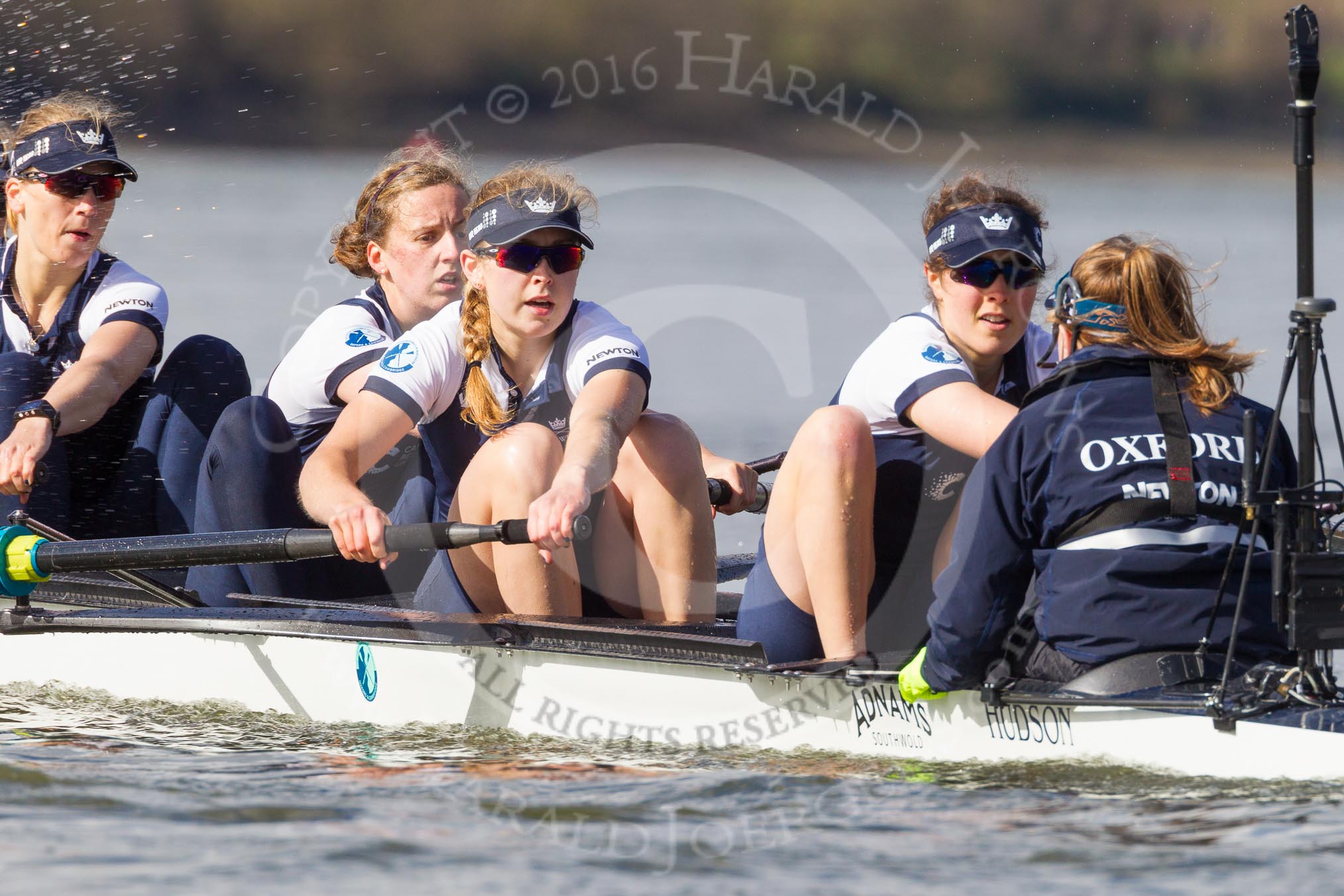 The Boat Race season 2016 -  The Cancer Research Women's Boat Race.
River Thames between Putney Bridge and Mortlake,
London SW15,

United Kingdom,
on 27 March 2016 at 14:12, image #198