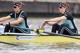 The Boat Race season 2018 - Women's Boat Race Trial Eights (CUWBC, Cambridge): Wingardium Leviosa just before the start of the race, here 5-Tricia Smith, 4-Emma Andrews.
River Thames between Putney Bridge and Mortlake,
London SW15,

United Kingdom,
on 05 December 2017 at 12:43, image #49