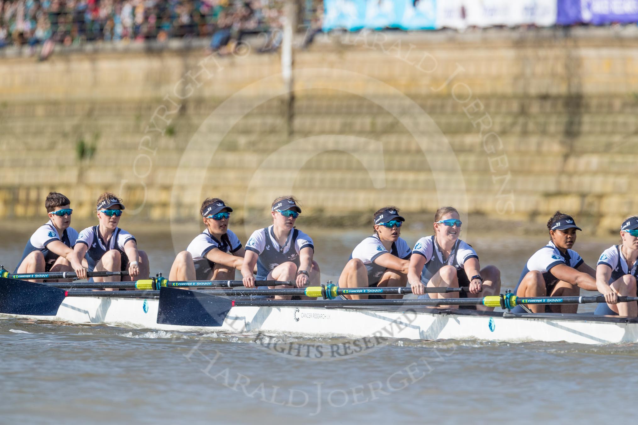 The Boat Race season 2017 -  The Cancer Research Women's Boat Race: OUWBC working hard to catch up with Cambridge, here bow Alice Roberts, 2 Flo Pickles, 3 Rebecca Te Water Naudé, 4 Rebecca Esselstein, 5 Chloe Laverack, 6 Harriet Austin, 7 Jenna Hebert, stroke Emily Cameron.
River Thames between Putney Bridge and Mortlake,
London SW15,

United Kingdom,
on 02 April 2017 at 16:36, image #132
