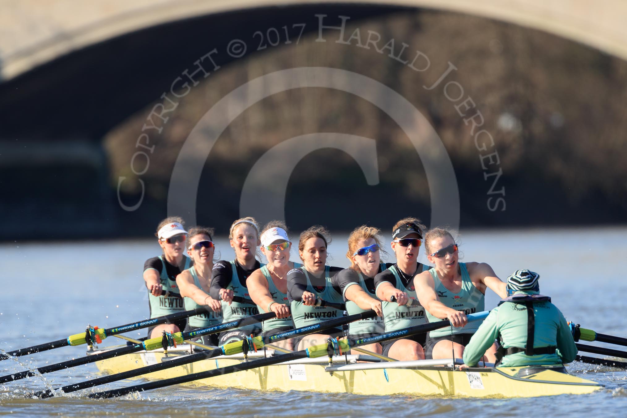 The Women's Boat Race season 2018 - fixture CUWBC vs. ULBC: The CUWBC Eight getting closer to the finish at Chiswick Bridge - bow Olivia Coffey, 2 Myriam Goudet-Boukhatmi, 3 Alice White, 4 Paula Wesselmann, 5 Thea Zabell, 6 Anne Beenken, 7 Imogen Grant, stroke Tricia Smith, cox Sophie Shapter.
River Thames between Putney Bridge and Mortlake,
London SW15,

United Kingdom,
on 17 February 2018 at 13:34, image #157