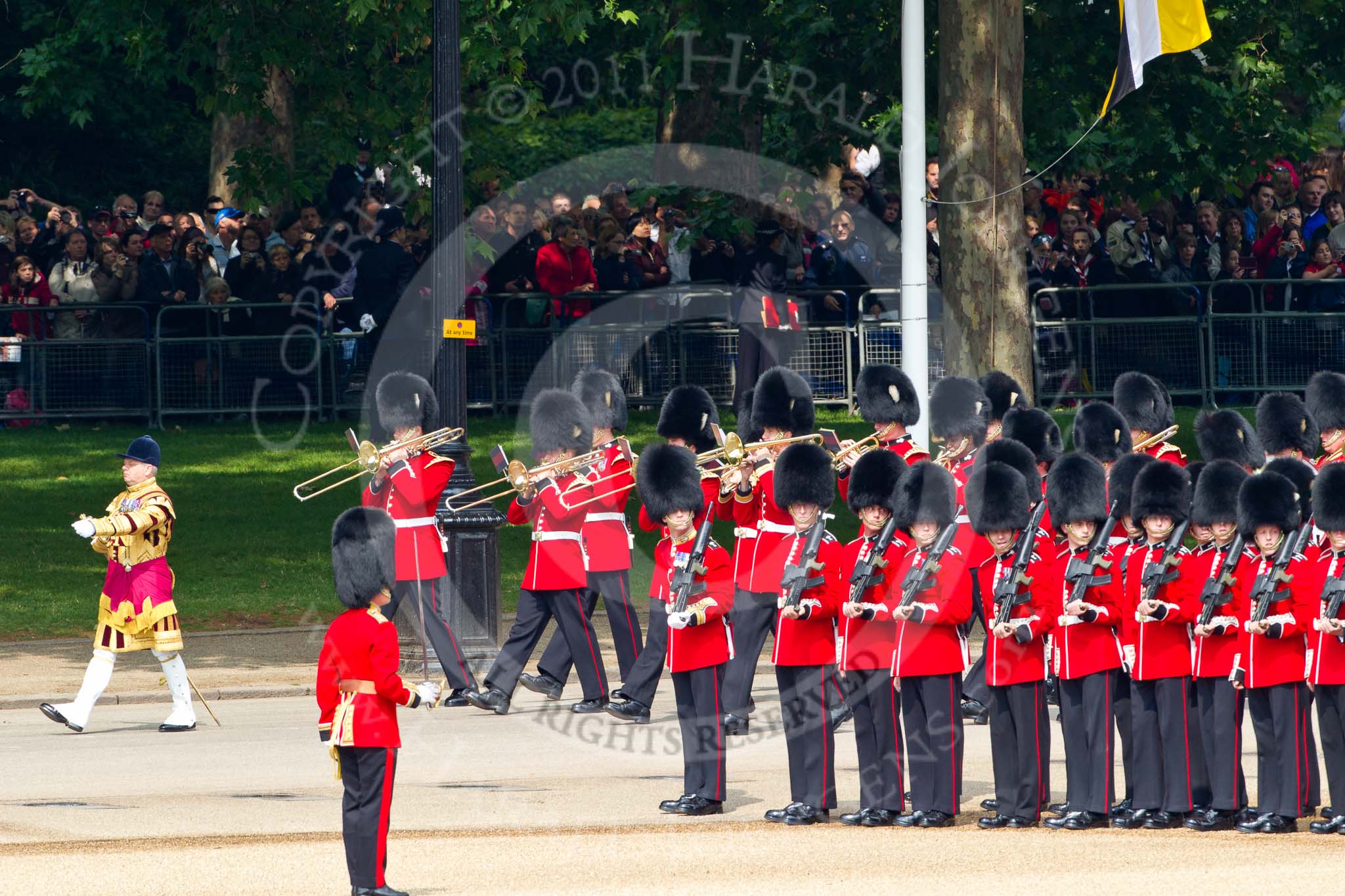 Trooping the Colour 2011: Drum Major Stephen Staite, Grenadier Guards, leading the Band of the Grenadier Guards past No. 5 Guard, 1st Battalion Welsh Guards..
Horse Guards Parade, Westminster,
London SW1,
Greater London,
United Kingdom,
on 11 June 2011 at 10:27, image #36